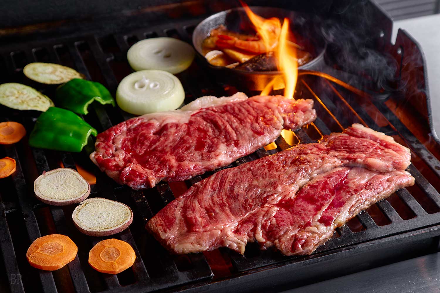 極品段戶牛沙朗為首的在地品牌嚴選肉品豪華套餐02